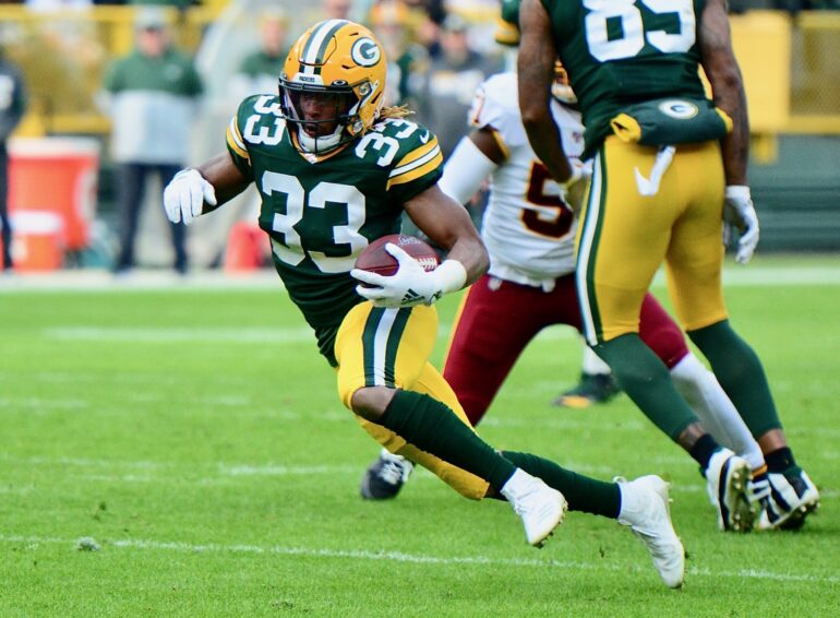 Aaron Jones Takes a Pay Cut and Stays with the Green Bay Packers
